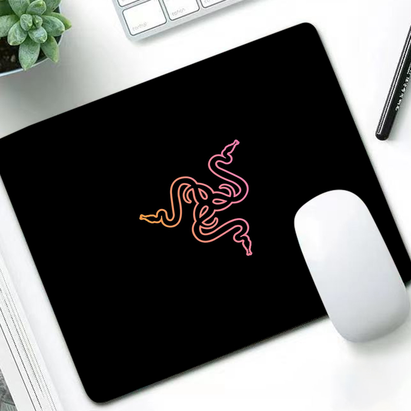 Razer Luxury Mouse Pad Anime G - огляд і ціна Laptop Accessories Bundle